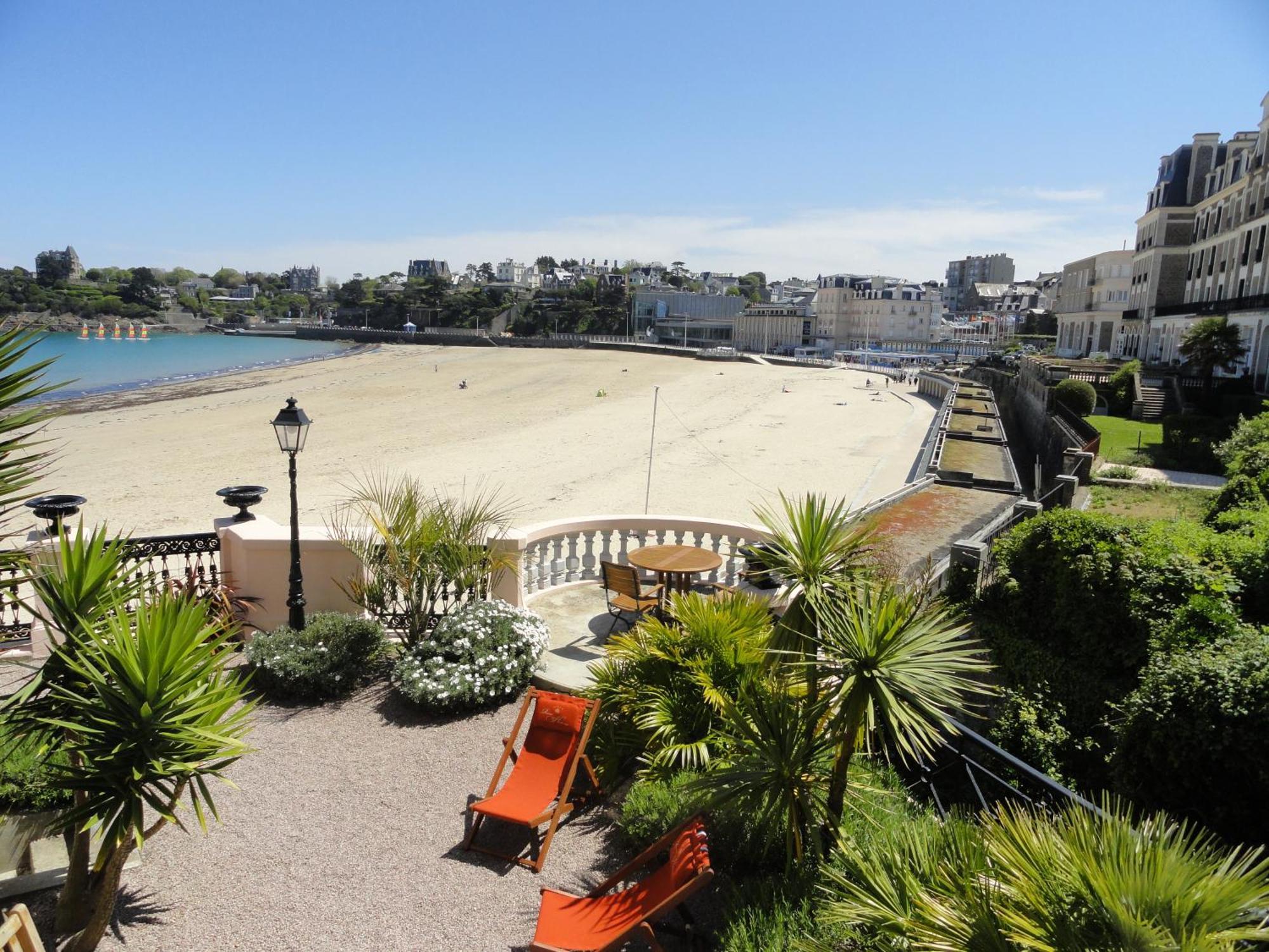 דינאר Hotel Villa Reine Hortense מראה חיצוני תמונה