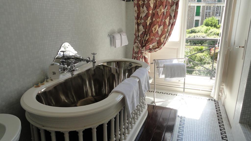 דינאר Hotel Villa Reine Hortense חדר תמונה